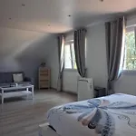 D'hote Les Ondines Bed & Breakfast 3*