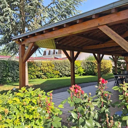 D'hote Les Ondines Bed & Breakfast 3*