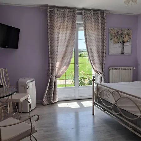 D'hote Les Ondines Bed & Breakfast 3*