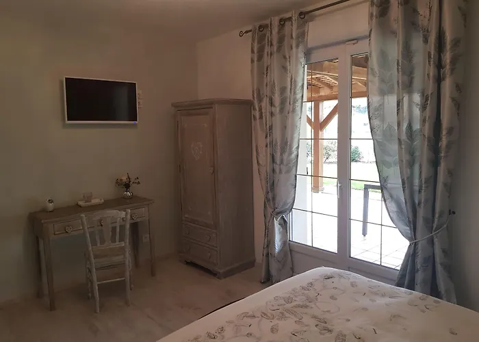 D'hote Les Ondines Bed & Breakfast 3*